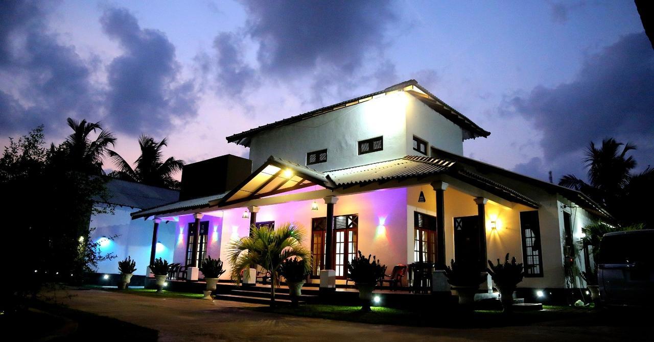 Grand Hilton Hotel Negombo Kültér fotó