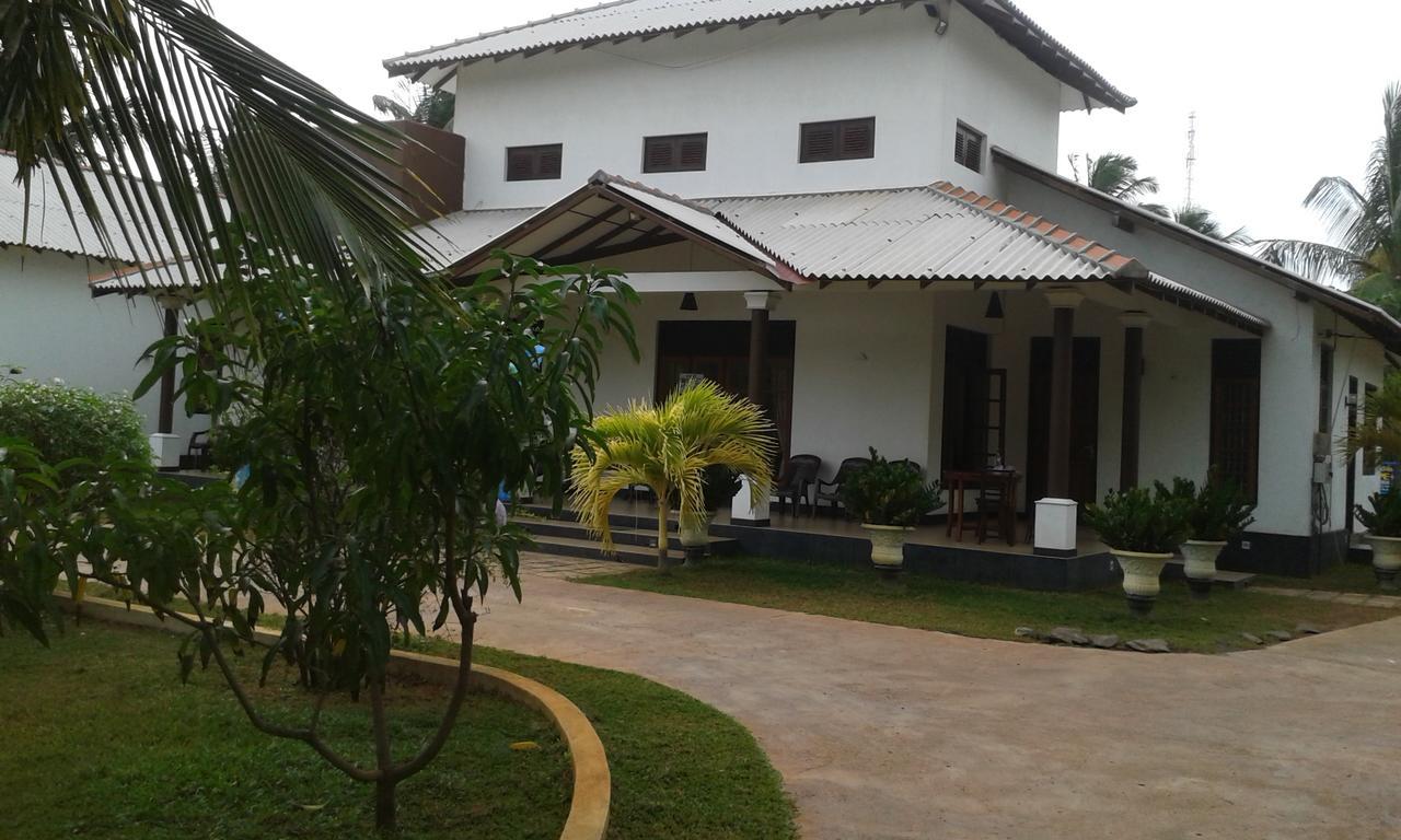 Grand Hilton Hotel Negombo Kültér fotó